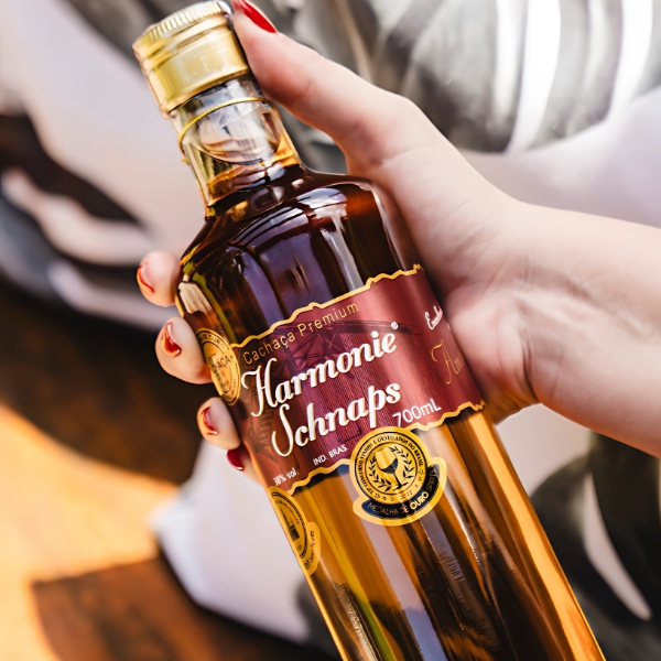 A Cachaça Brasileira: Crescimento Recorde e os Desafios do Preconceito